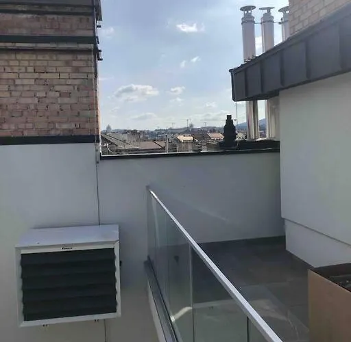 Luxury Cozy 2 Bdr Downtown Apt.4 *