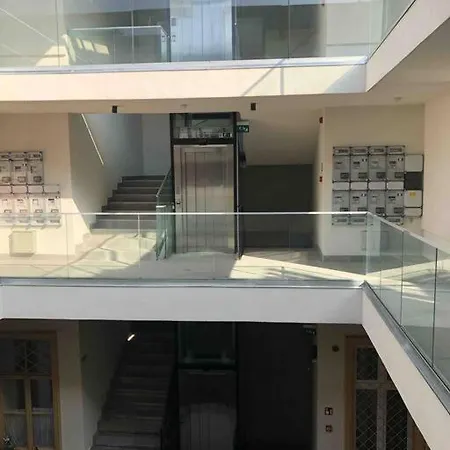 Luxury Cozy 2 Bdr Downtown Apt.4 דירה *