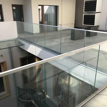 Luxury Cozy 2 Bdr Downtown Apt.4 *