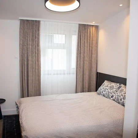 Luxury Cozy 2 Bdr Downtown Apt.4 Budapeste