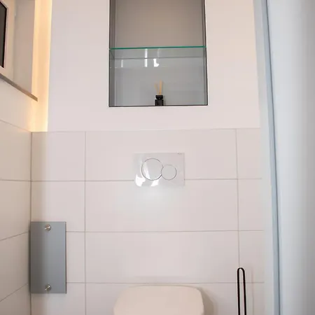 Luxury Cozy 2 Bdr Downtown Apt.4