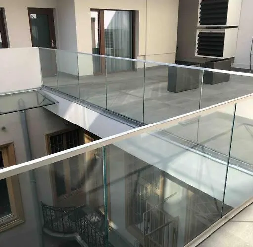 Luxury Cozy 2 Bdr Downtown Apt.4 *