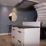 Διαμέρισμα Luxury Cozy 2 Bdr Downtown Apt.4